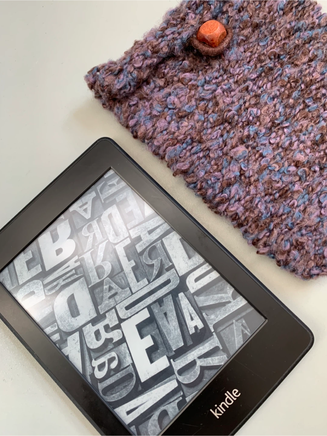 Amazon Kindle E-reader - photo 3