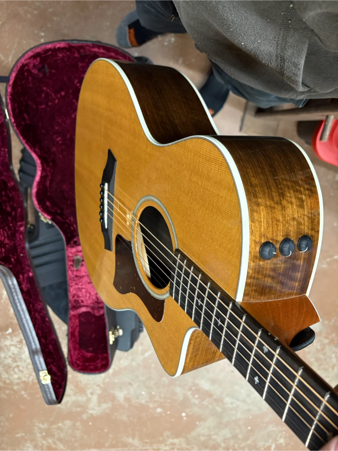 Taylor Acoustic Guitar with Case - photo 4