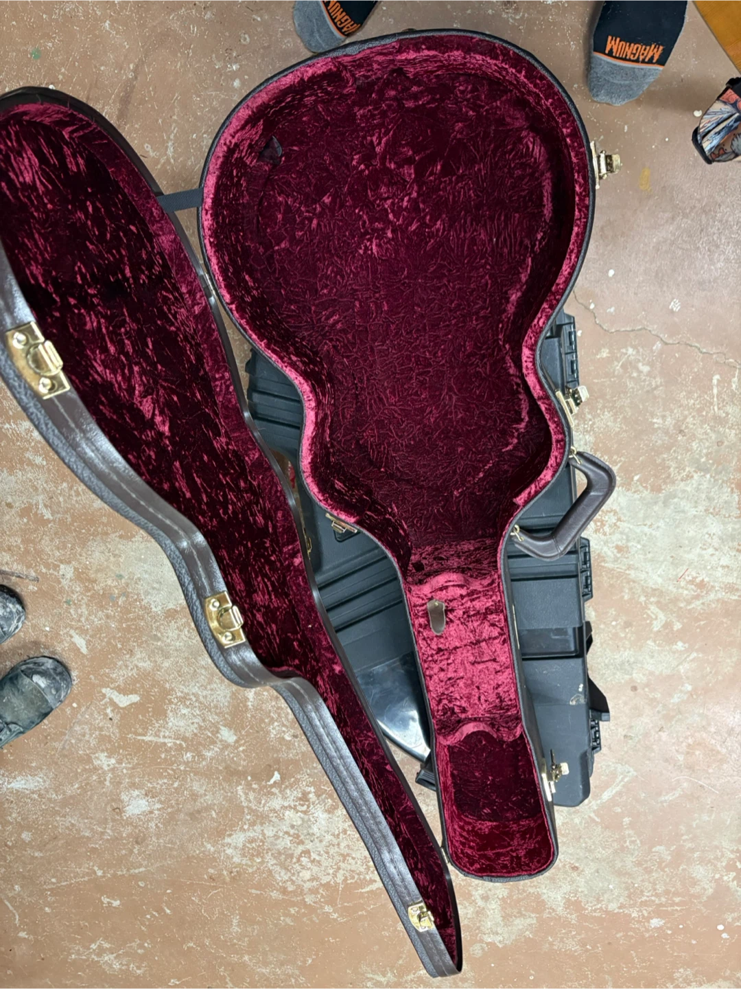Taylor Acoustic Guitar with Case - photo 5