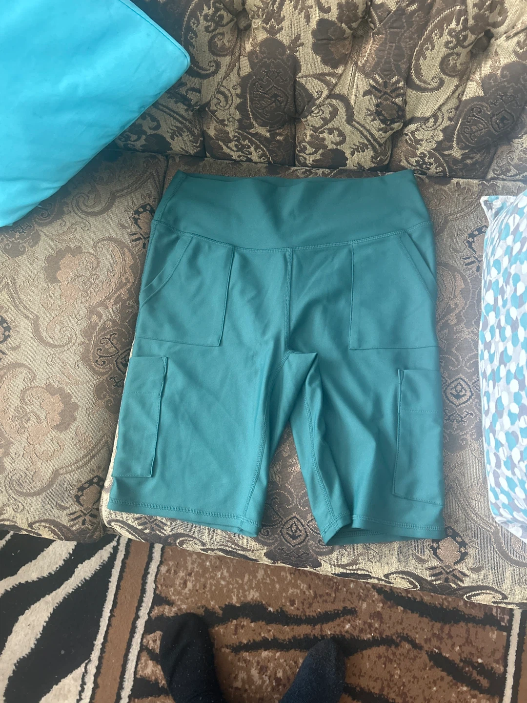 Forever 21 Teal Cargo Shorts - Size Large