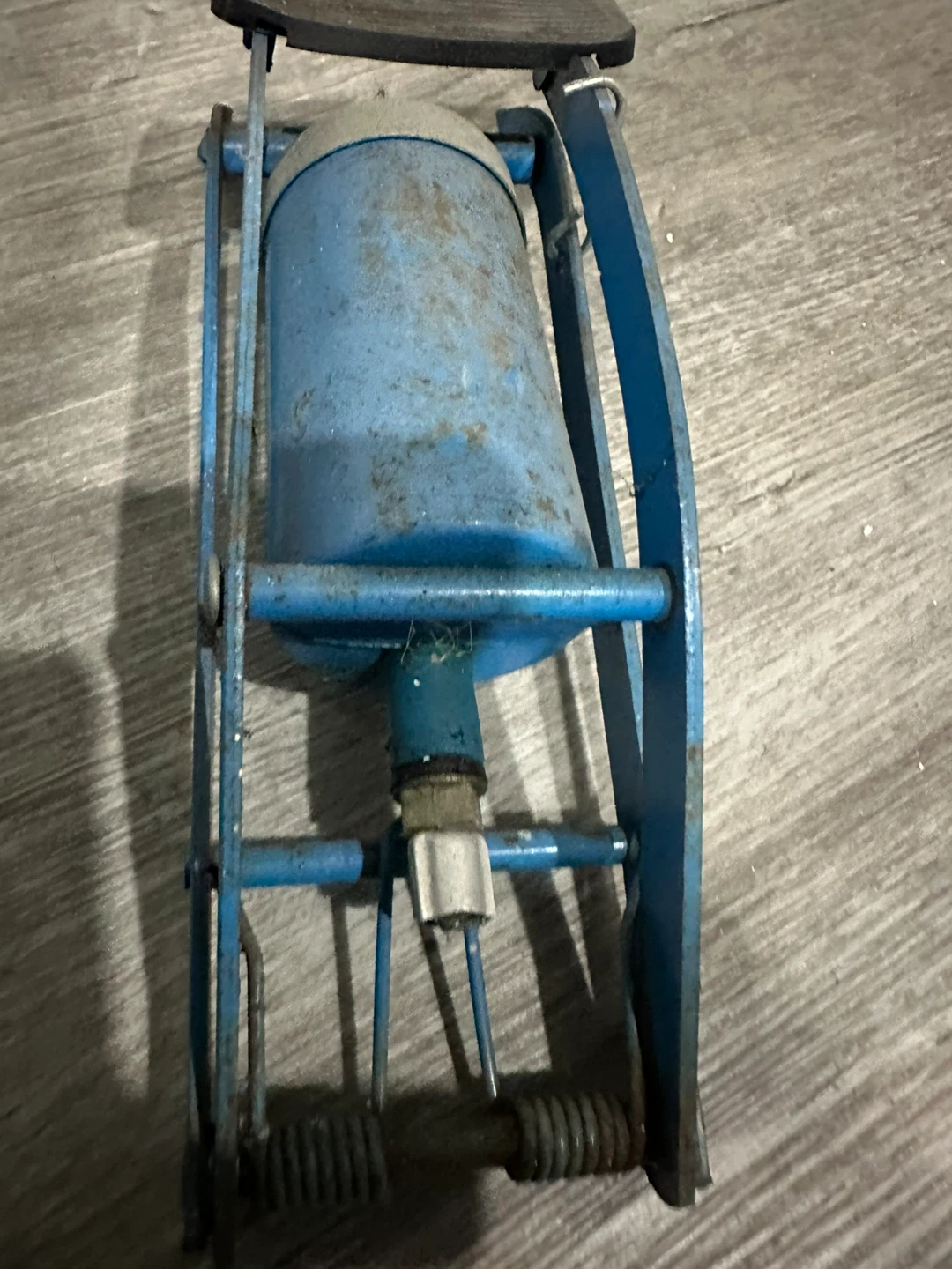 Vintage Blue Foot Pump - photo 2
