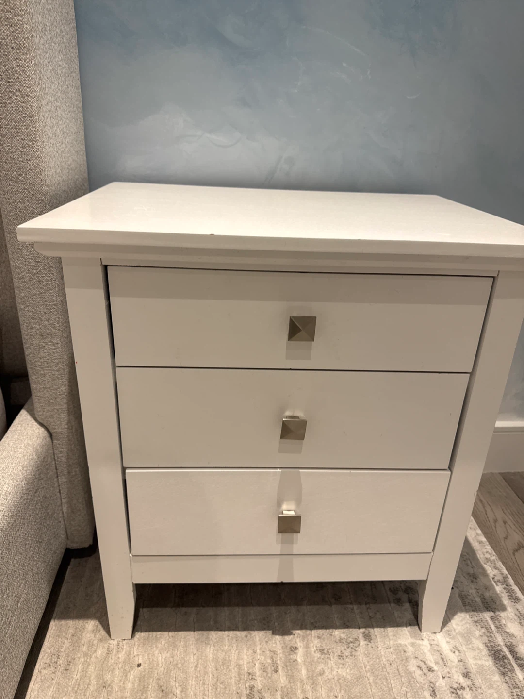 Set of Two EUG White 3-Drawer Nightstands - photo 2