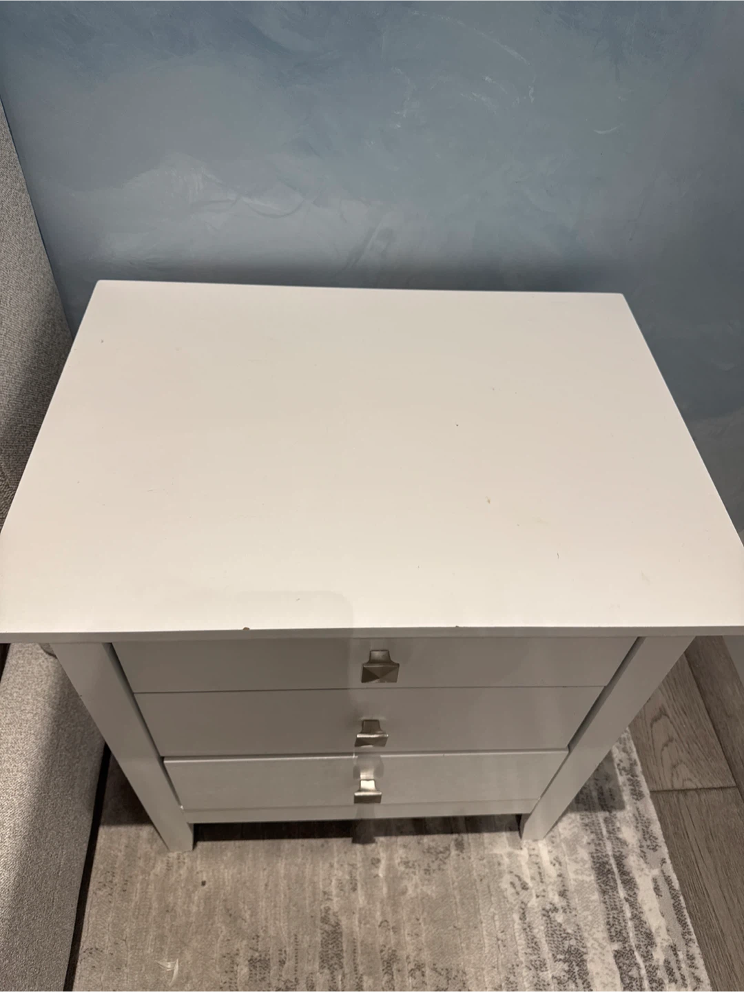 Set of Two EUG White 3-Drawer Nightstands - photo 3