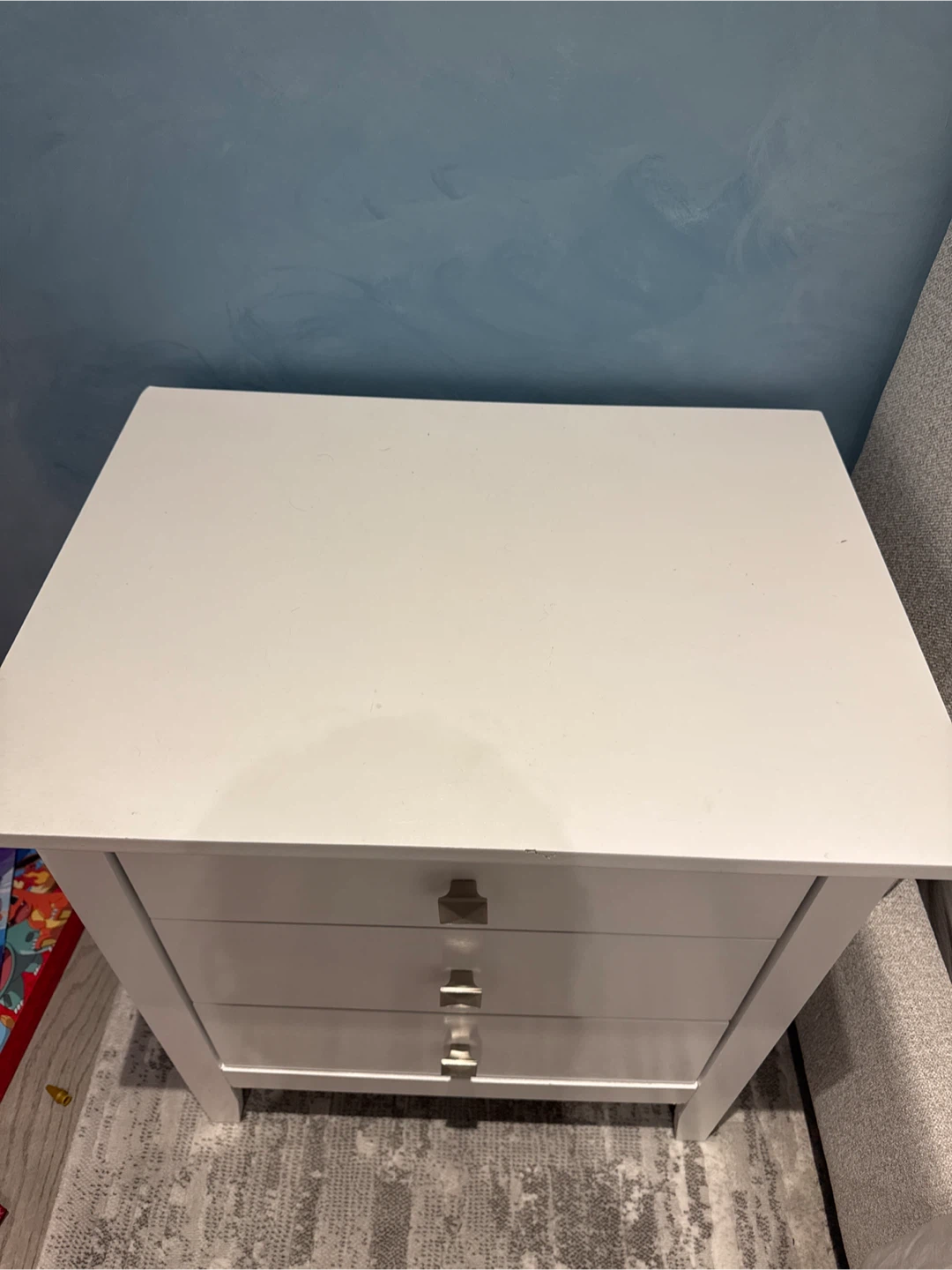 Set of Two EUG White 3-Drawer Nightstands - photo 4