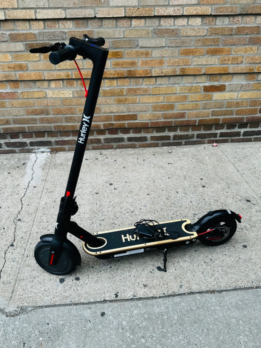 Hurley Electric Scooter - Black run fast 25MPh - photo 3