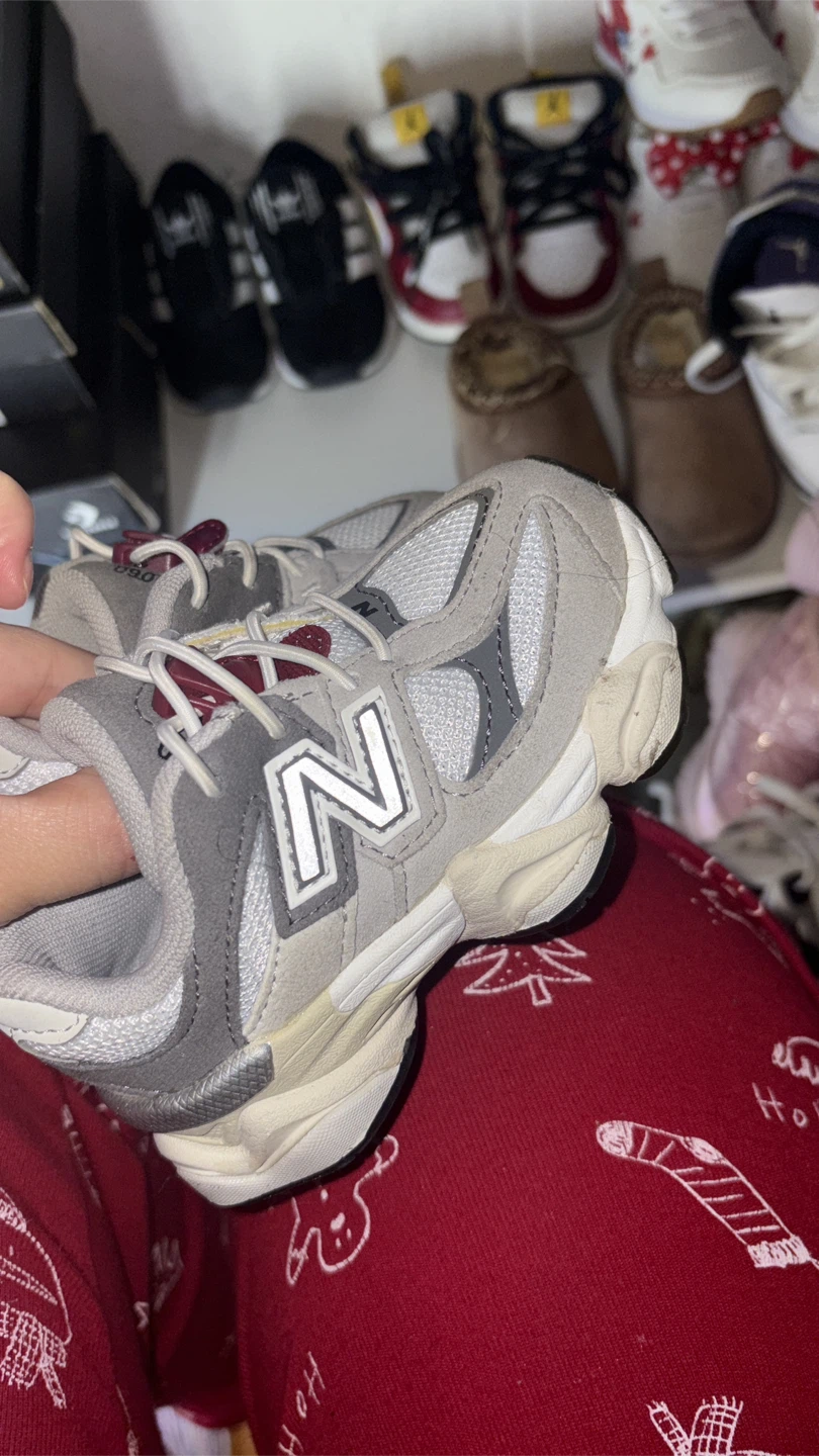 New Balance 9060 Grey Sneakers