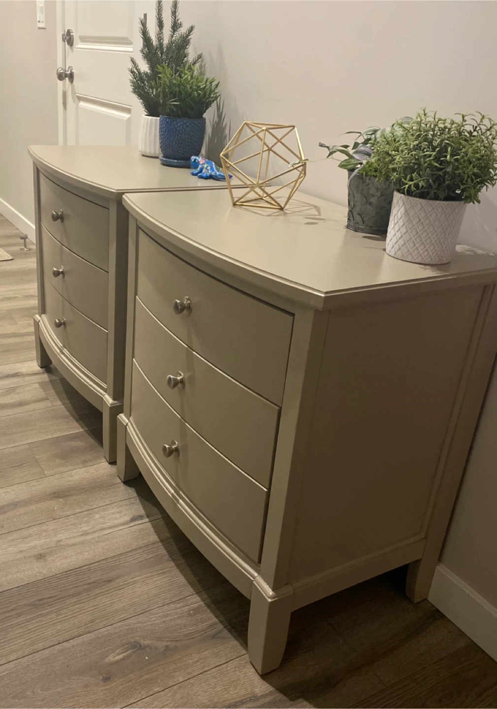 Hardwood King Nightstands Taupe & Silver - photo 2