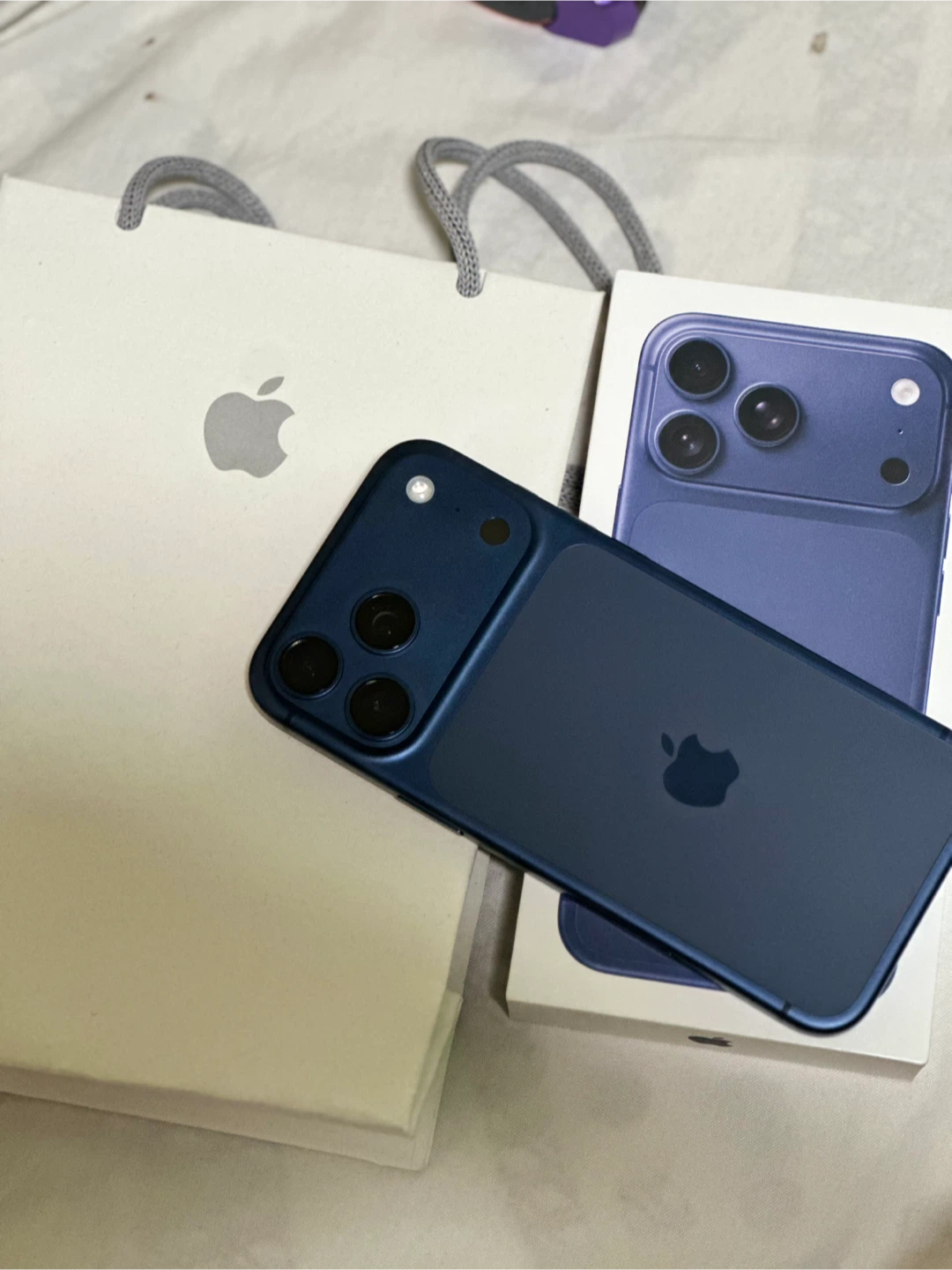 New Apple iPhone 17Pro Max Blue unlocked - photo 3