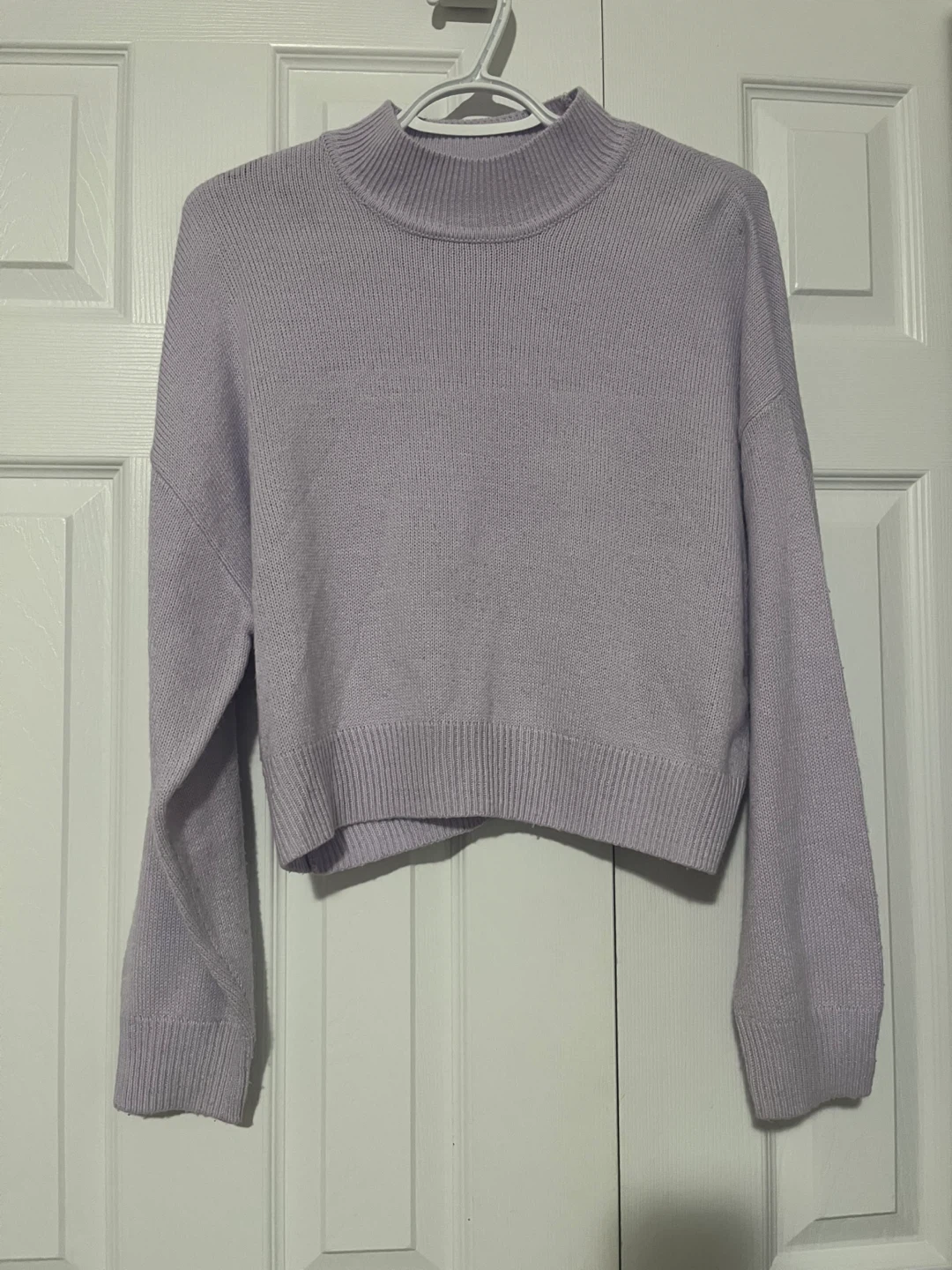 3 sweaters and jeans size medium - photo 2