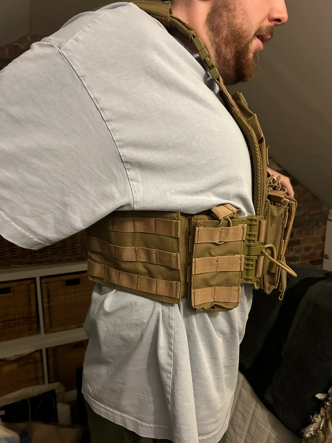 Yakeda Tactical Vest - Like New! - photo 3