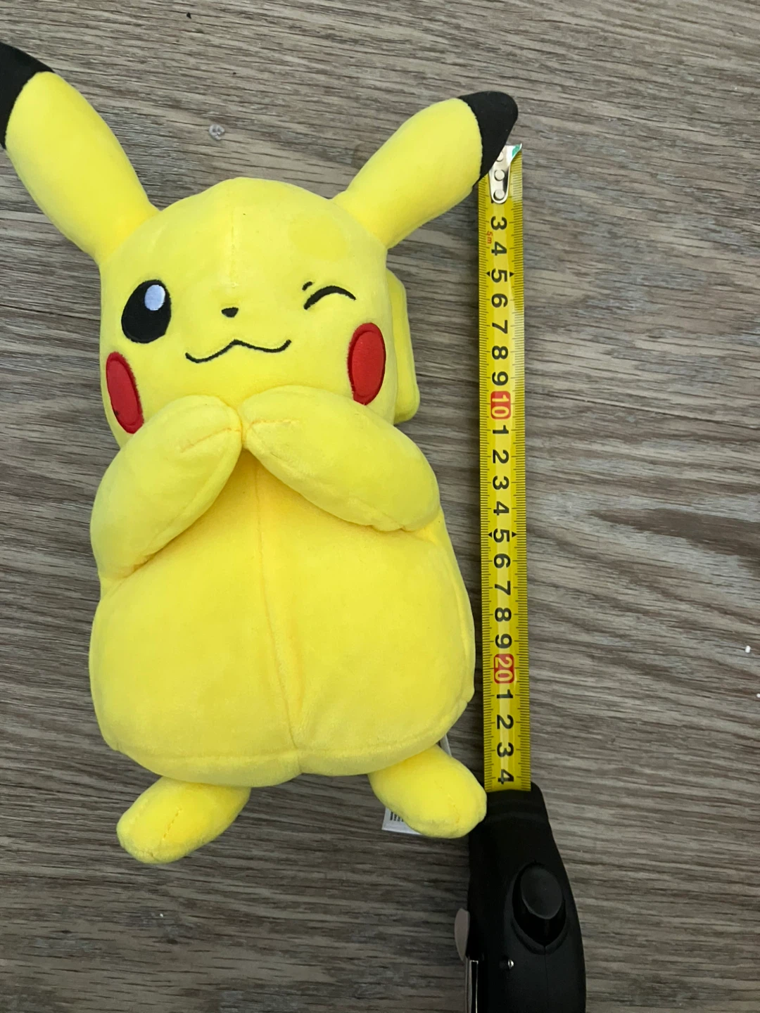 Pikachu Plush Toy - Adorable Collectible! - photo 3