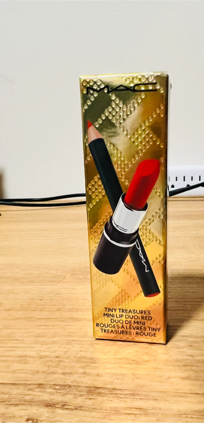 Brand New MAC Tiny Treasures Mini Lip Duo - Red