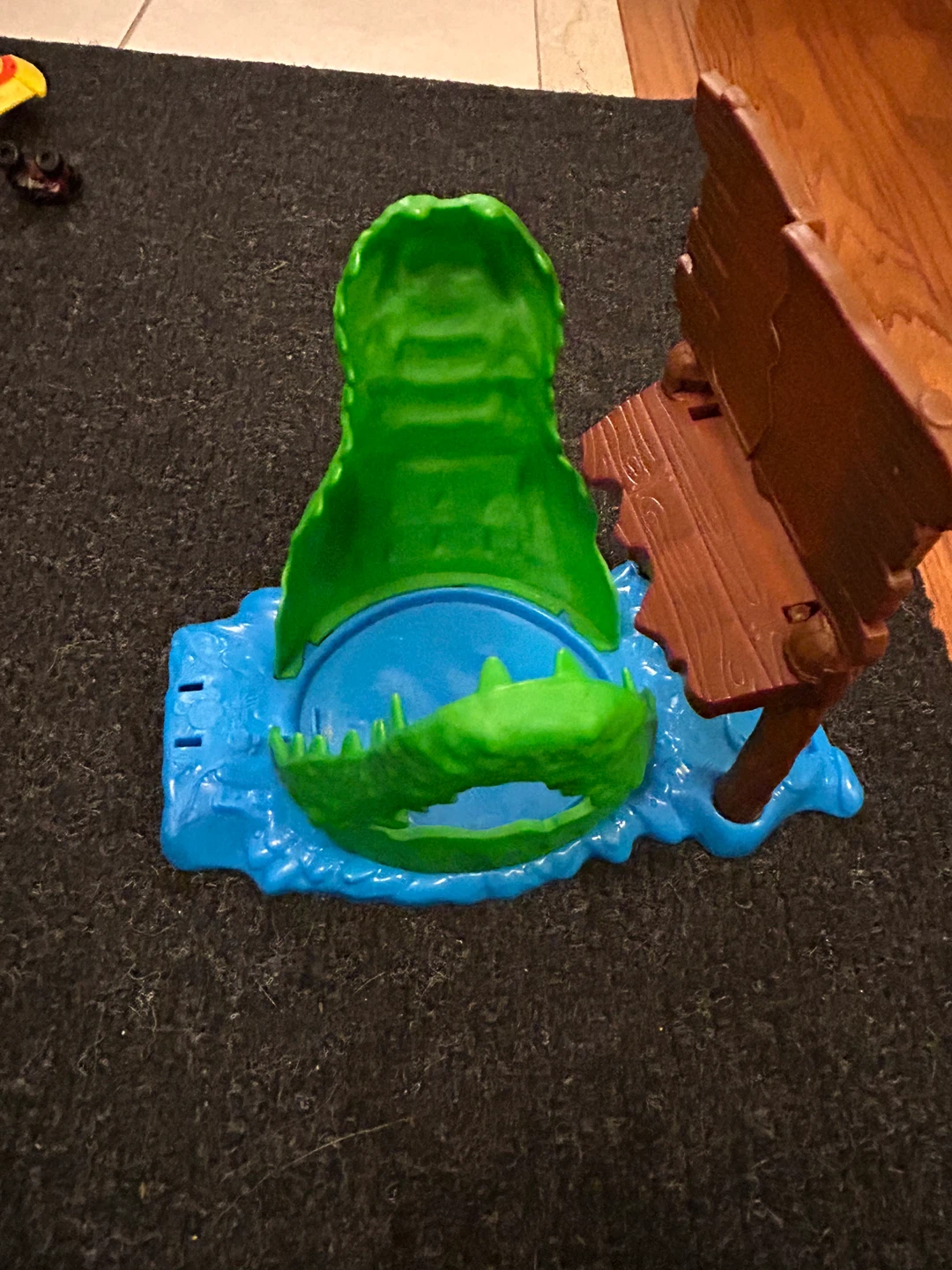Crocodile Crash Track Set