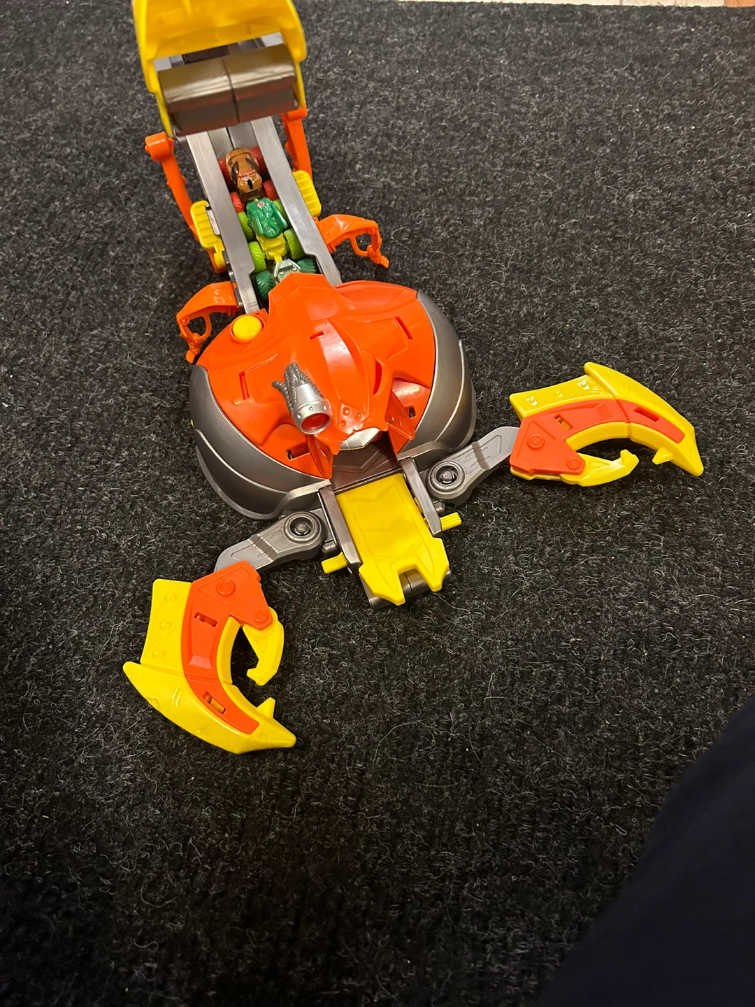 Car launcher shaped as a scorpion - photo 2