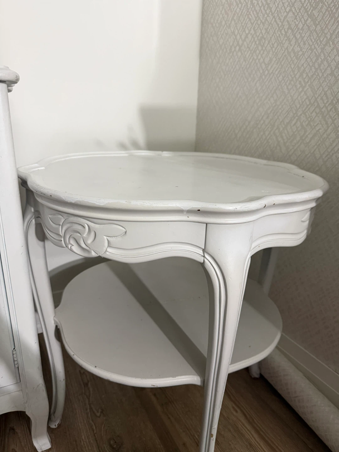 2 Vintage White Round Accent Table