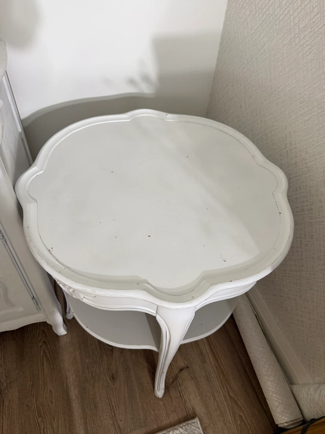 2 Vintage White Round Accent Table - photo 2