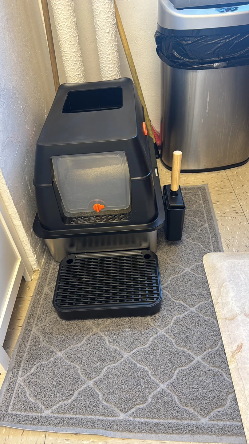 Black Cat Litter Box with Enclosure - photo 2