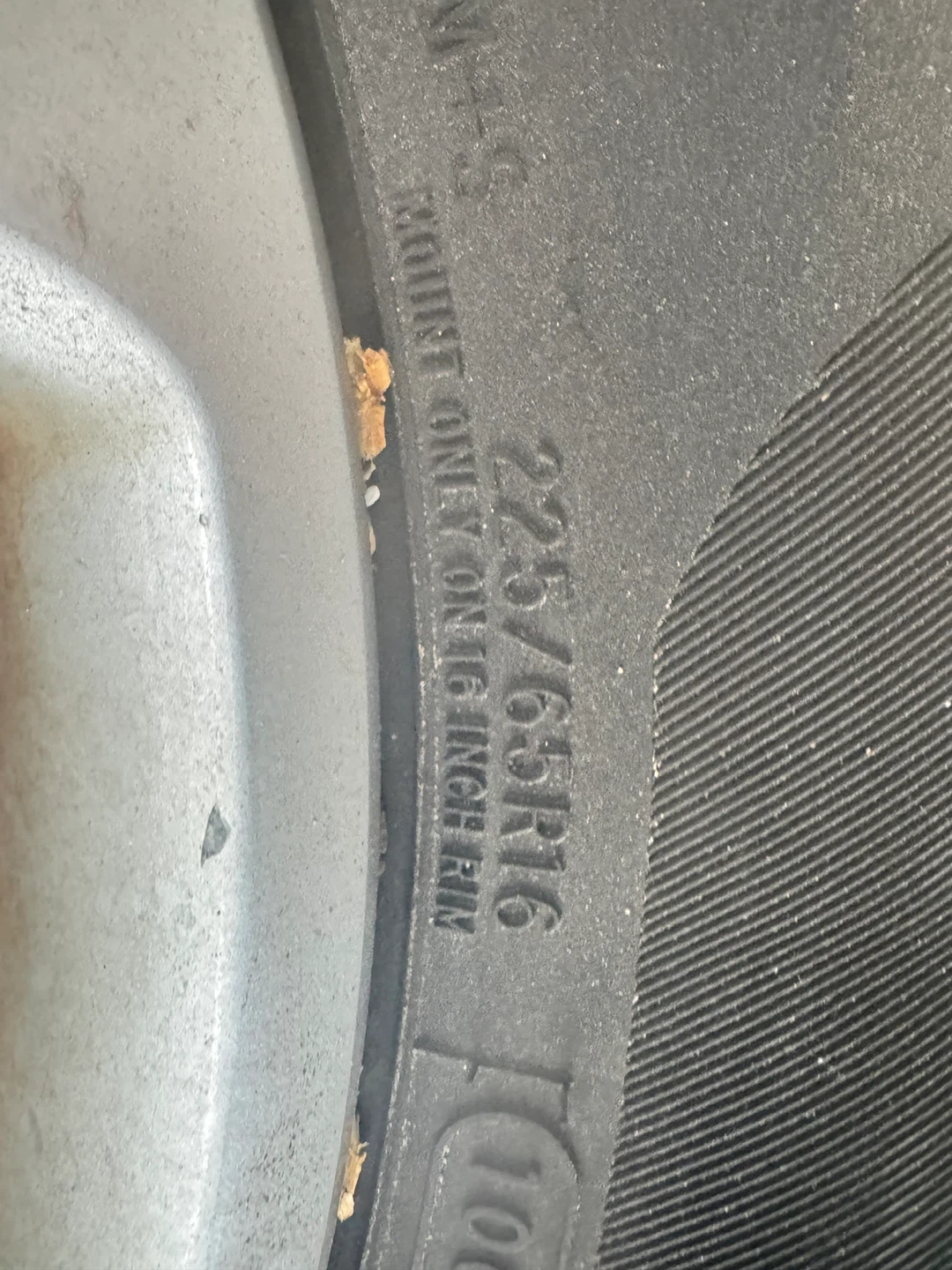 Nissan 225/65R16 Tires - Set of 4 - photo 3