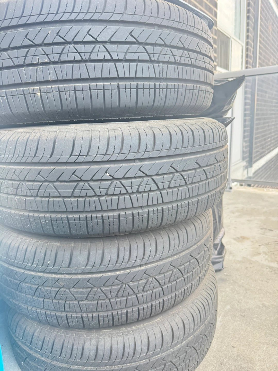 Nissan 225/65R16 Tires - Set of 4