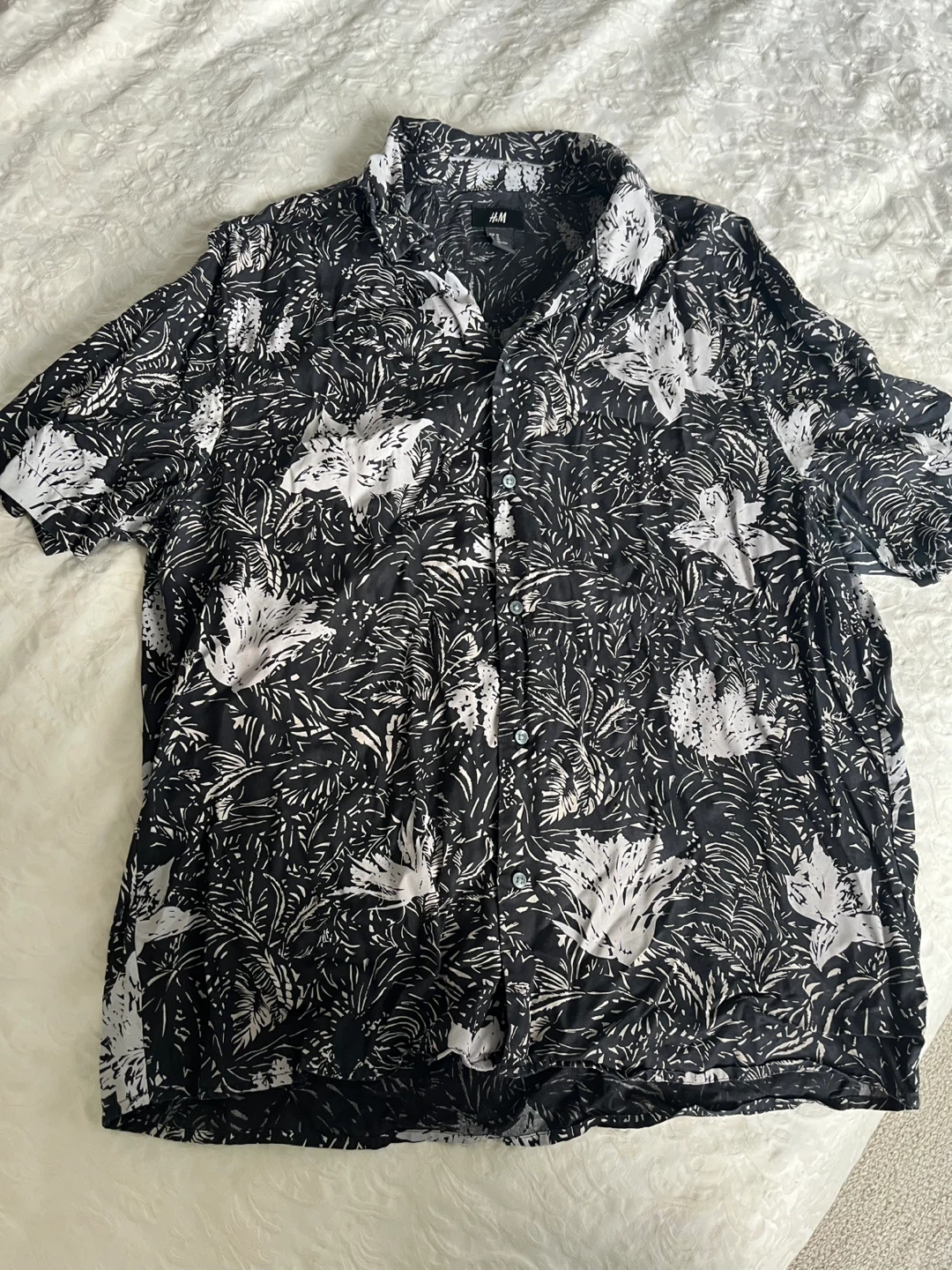 H&M Black & White Hawaiian Shirt