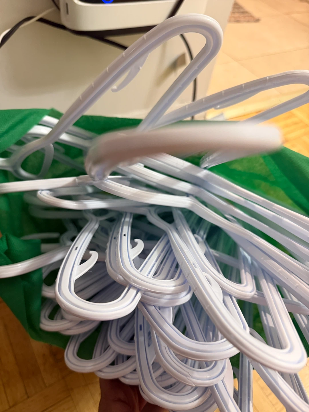 White Plastic Clothes Hangers(40) - photo 3