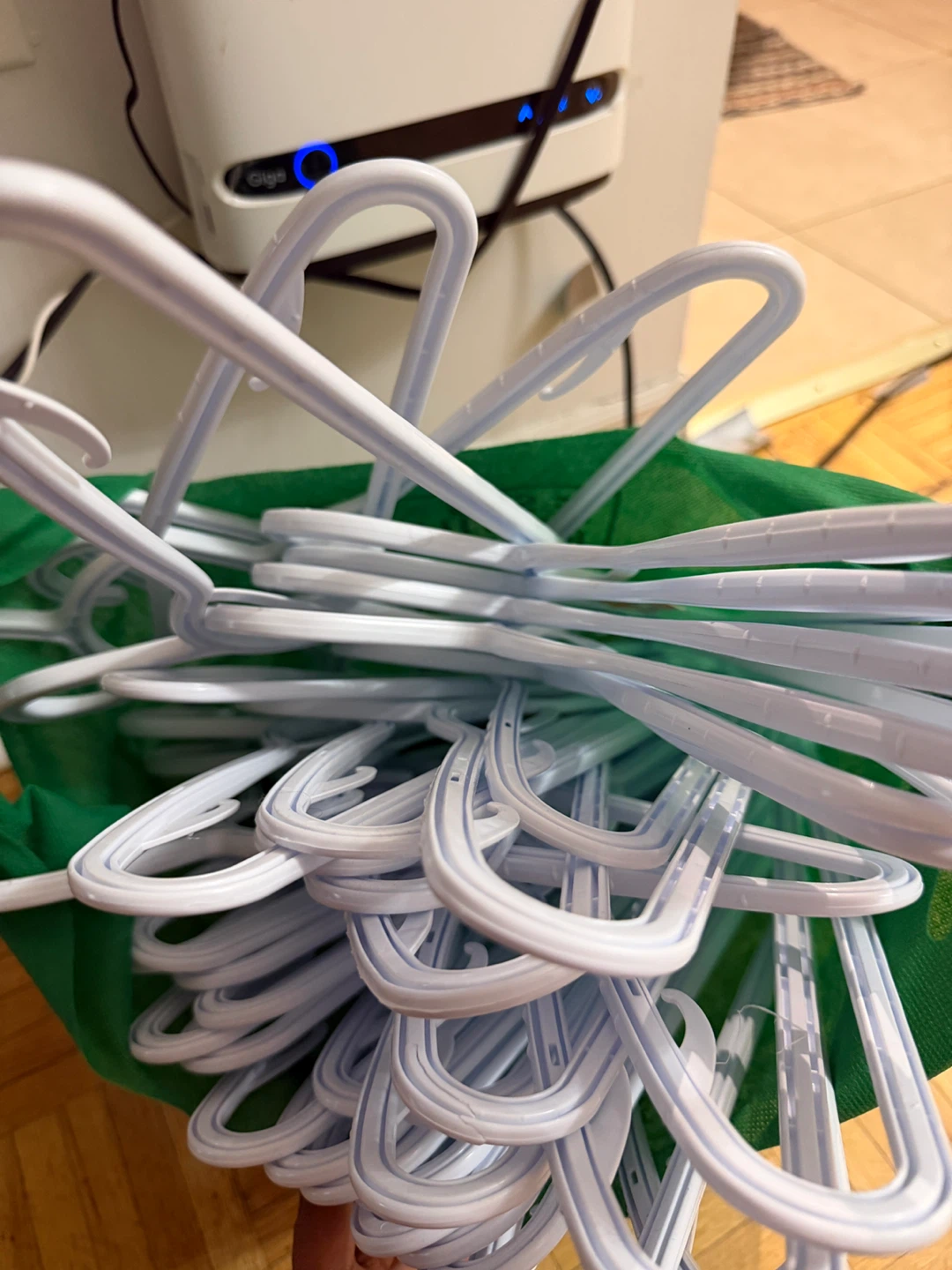 White Plastic Clothes Hangers(40) - photo 4