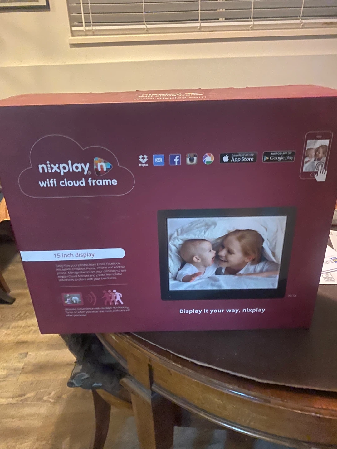 Nixplay 15 inch Wifi Cloud Frame - New in Box! - photo 2