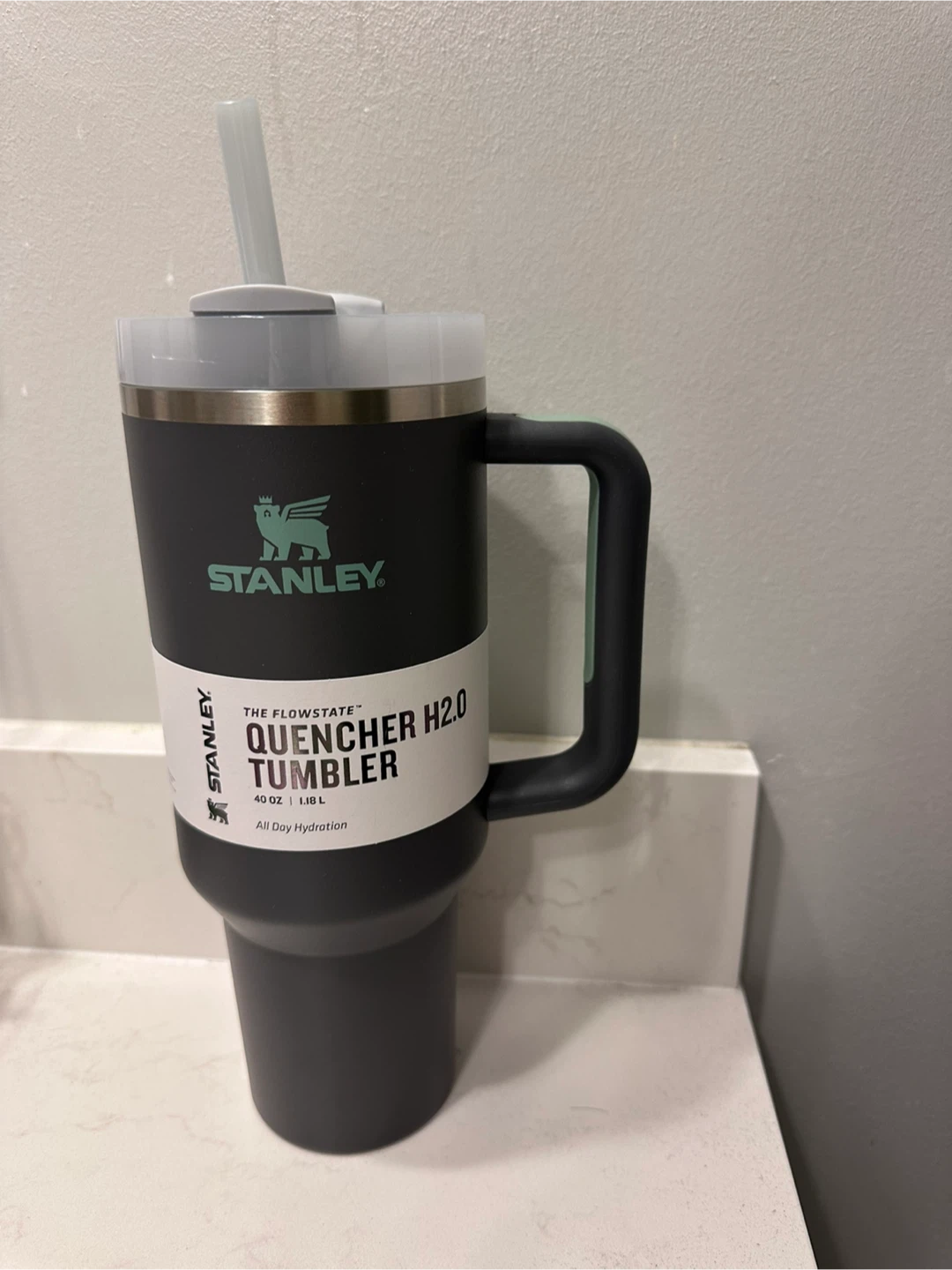 Stanley The FlowState Quencher H2.0 Tumbler 40oz Grey