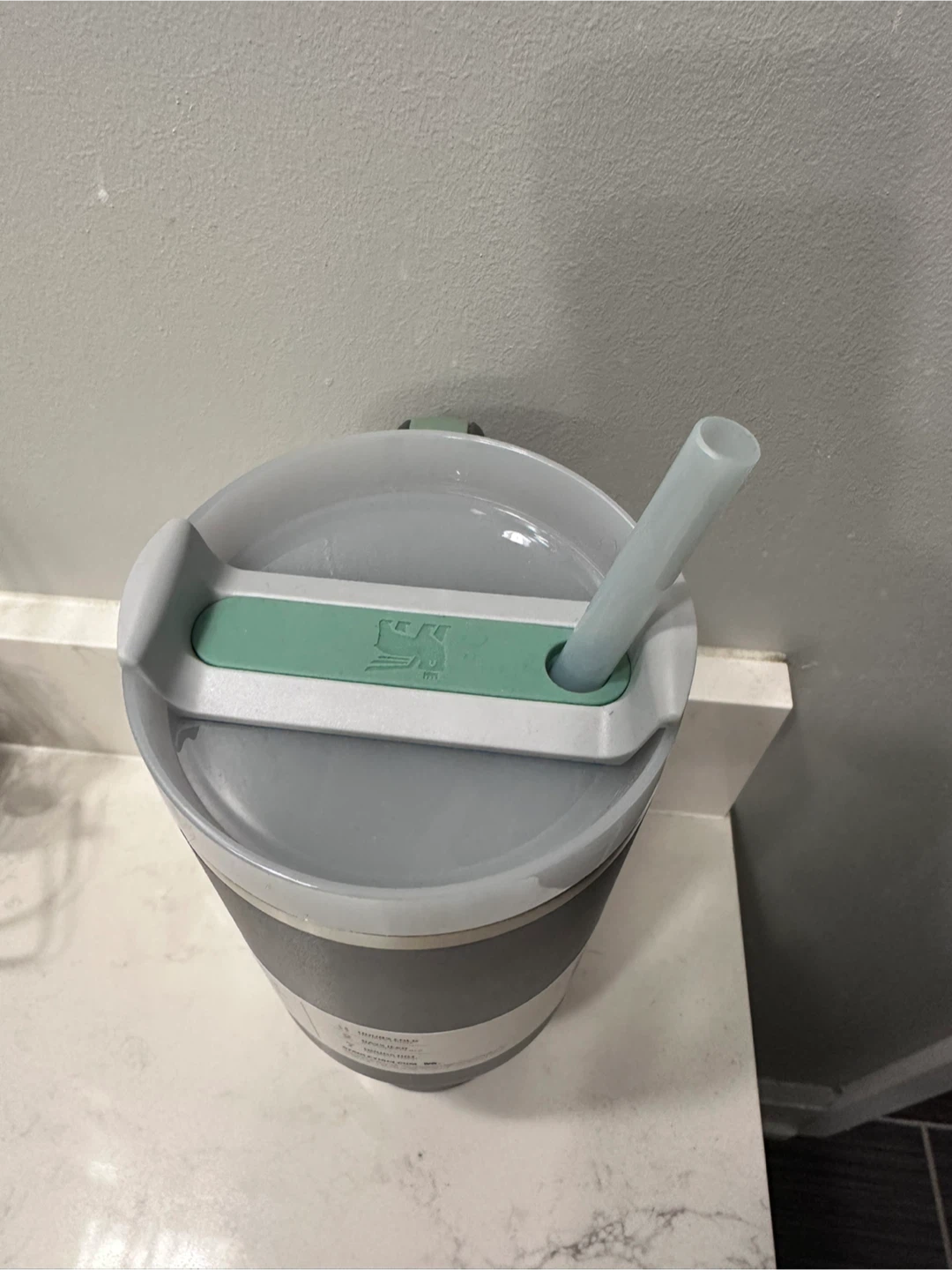 Stanley The FlowState Quencher H2.0 Tumbler 40oz Grey - photo 5