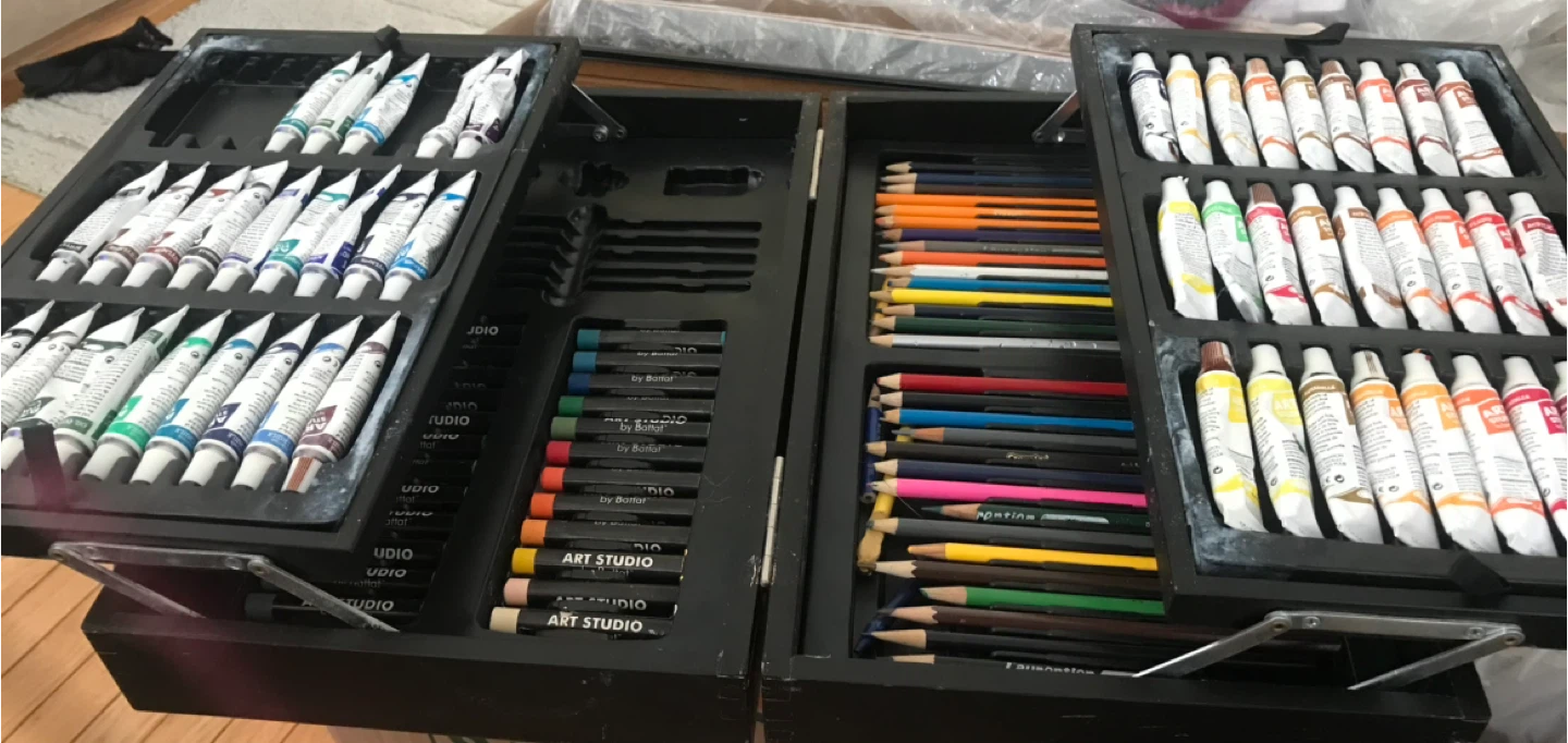 Used Art Studio Art Set in box - photo 3