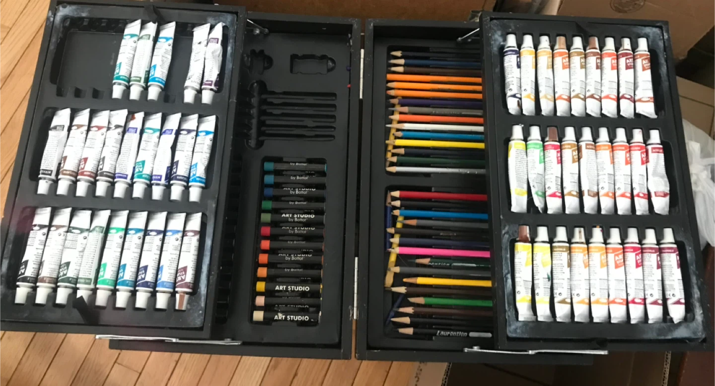 Used Art Studio Art Set in box - photo 2