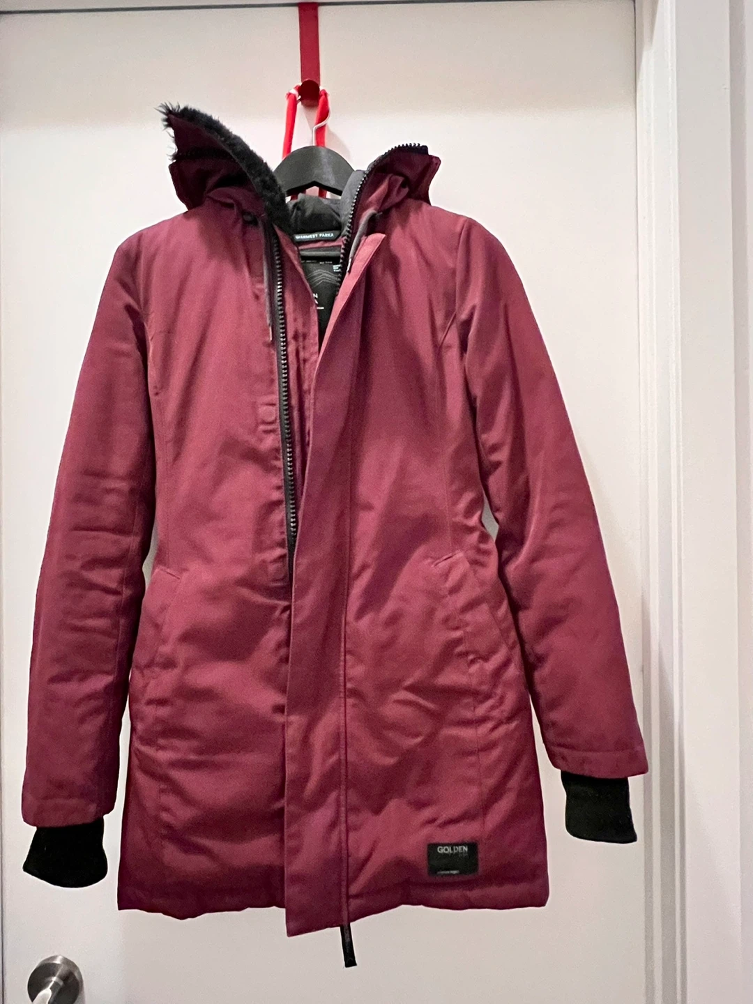 Aritzia - TNA Golden Women's Winter Parka - Burgundy