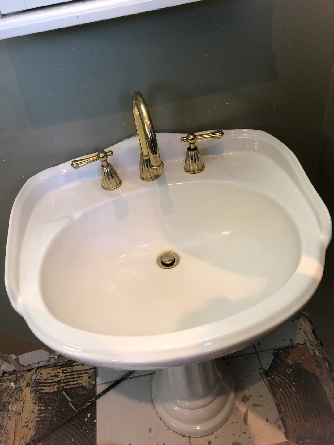 Pedestal Sink with Gold Faucet - photo 2
