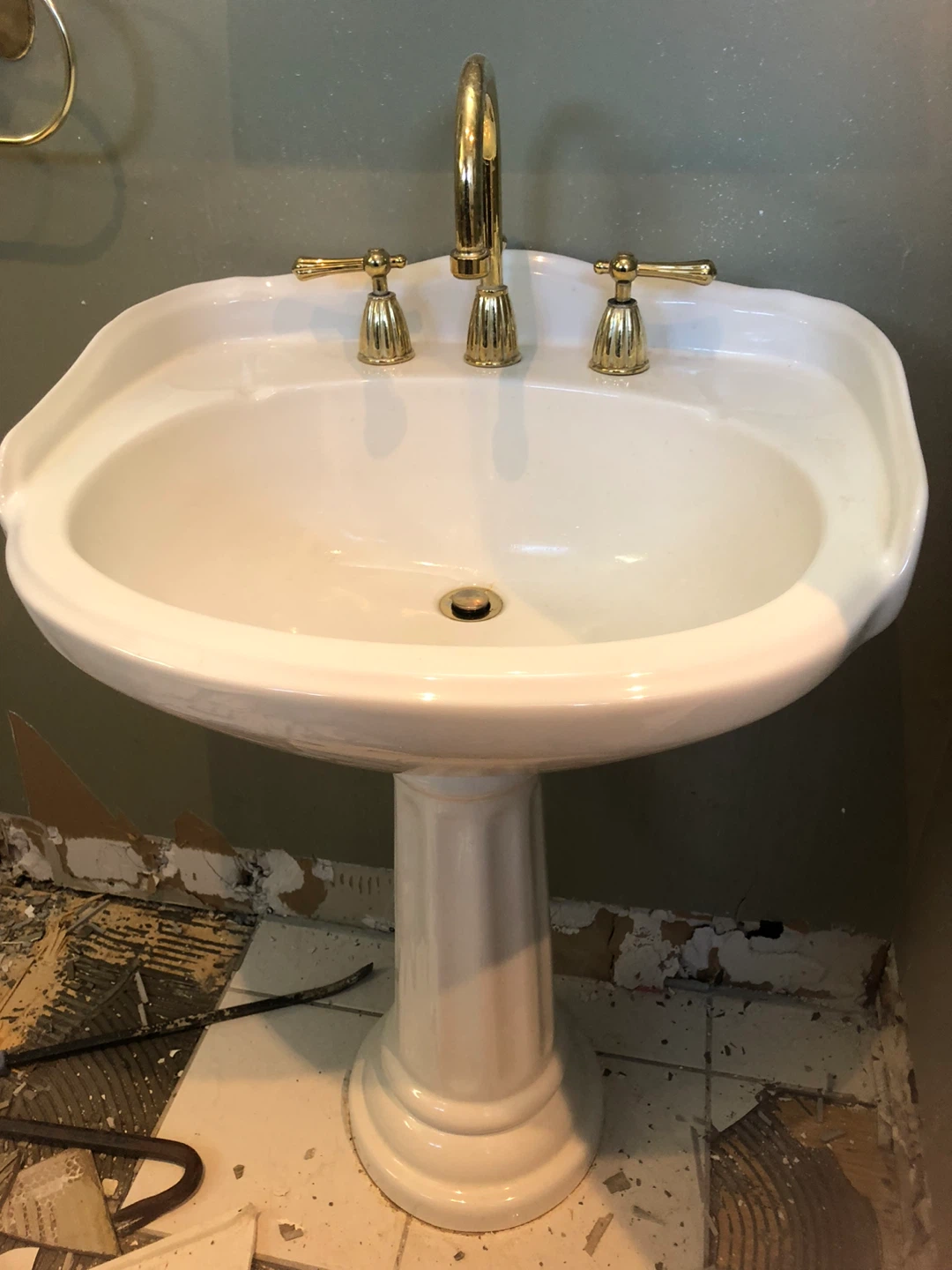 Pedestal Sink with Gold Faucet