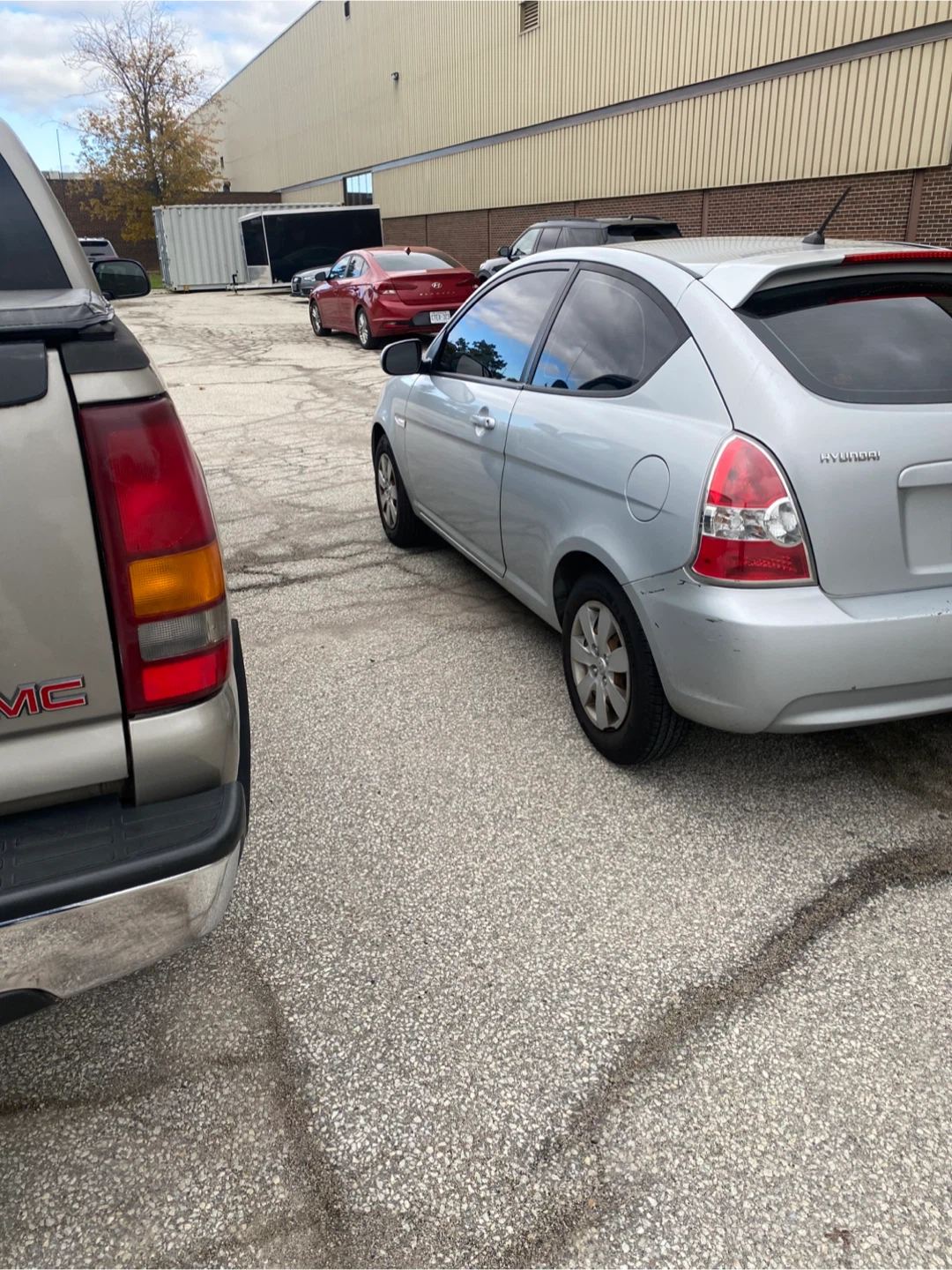 Hyundai Accent Silver Hatchback - photo 2