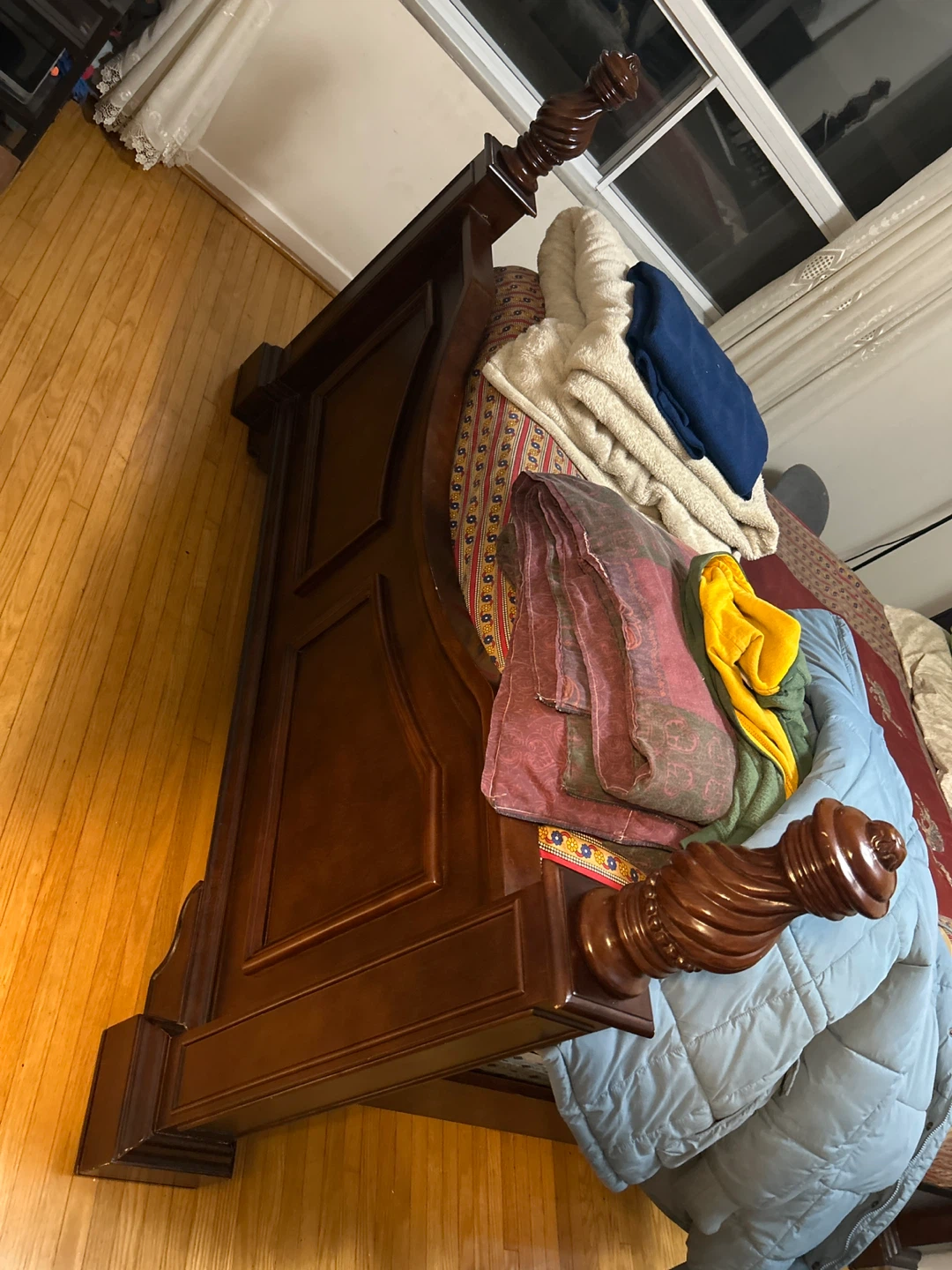 Queen bed - photo 2