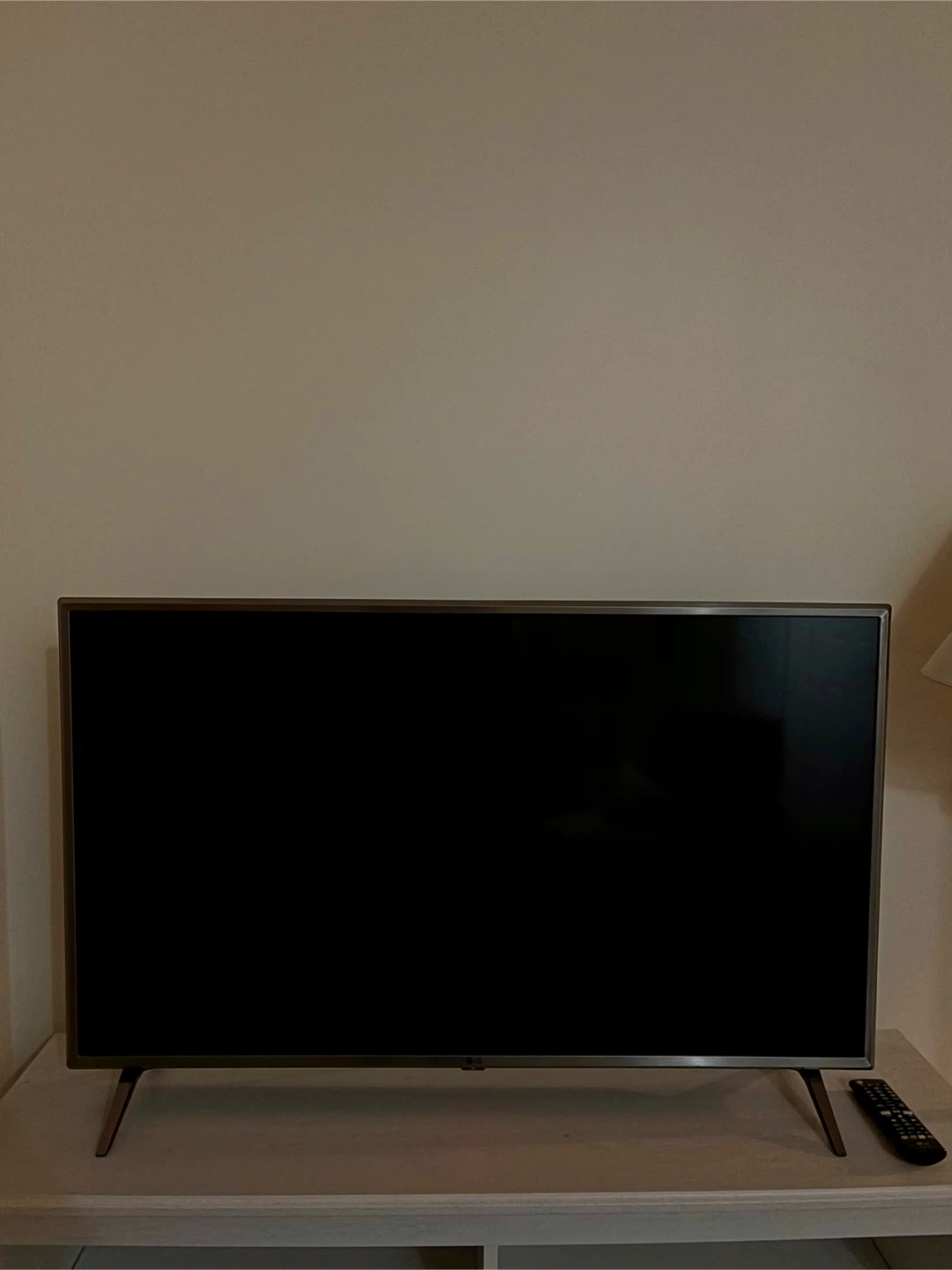 LG 43UK65 43" UHD 4K TV w/ Box