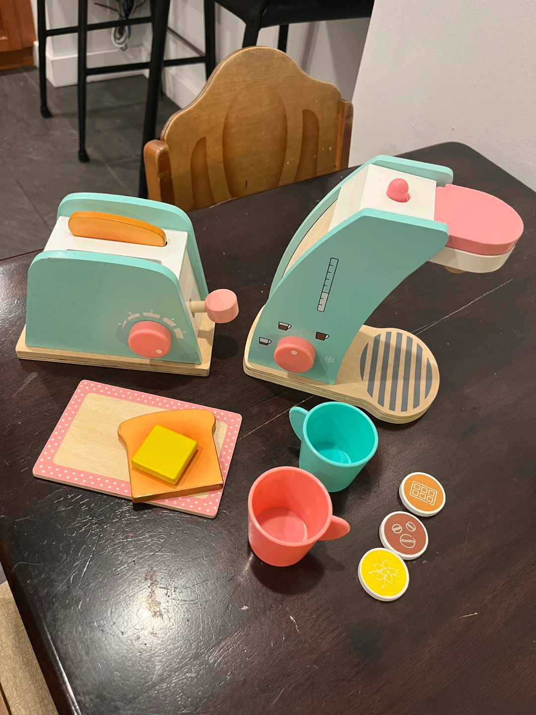 Kidkraft Large Pastel Play Kitchen + ton of extras - photo 4
