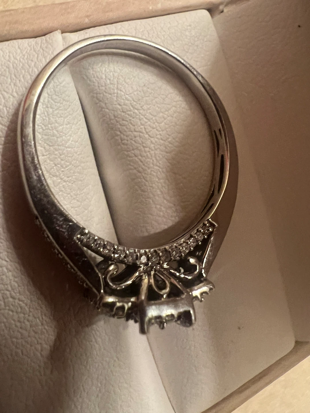 10 k Diamond Ring - photo 2