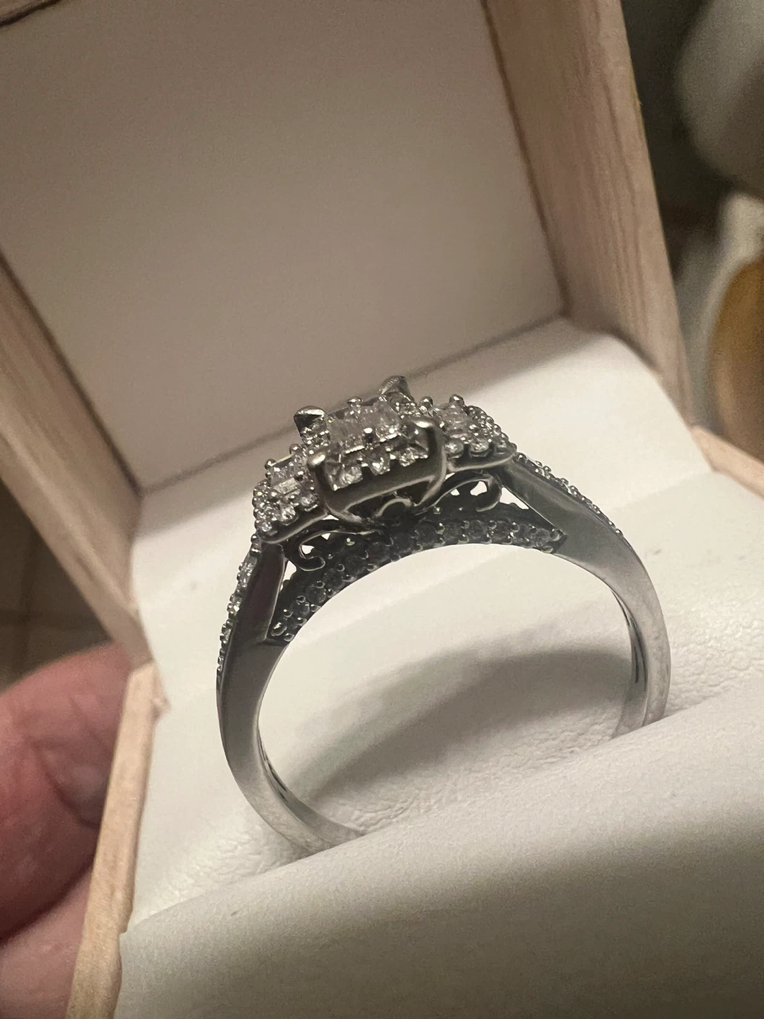 10 k Diamond Ring