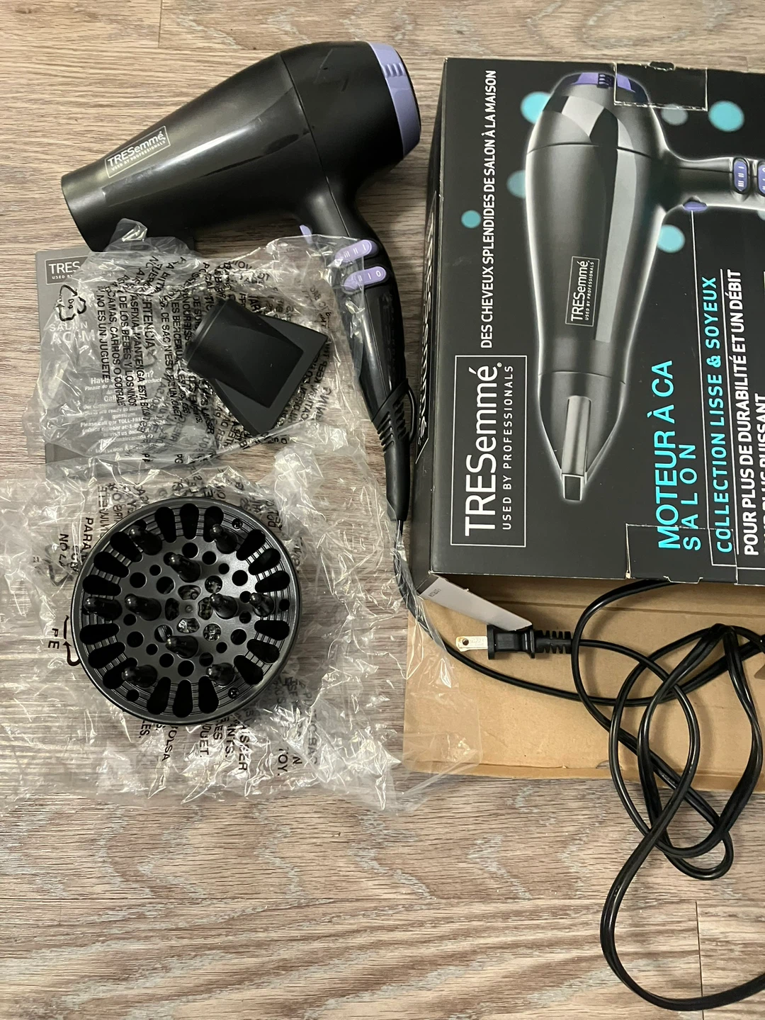 TRESemmé Salon Hair Dryer - photo 2