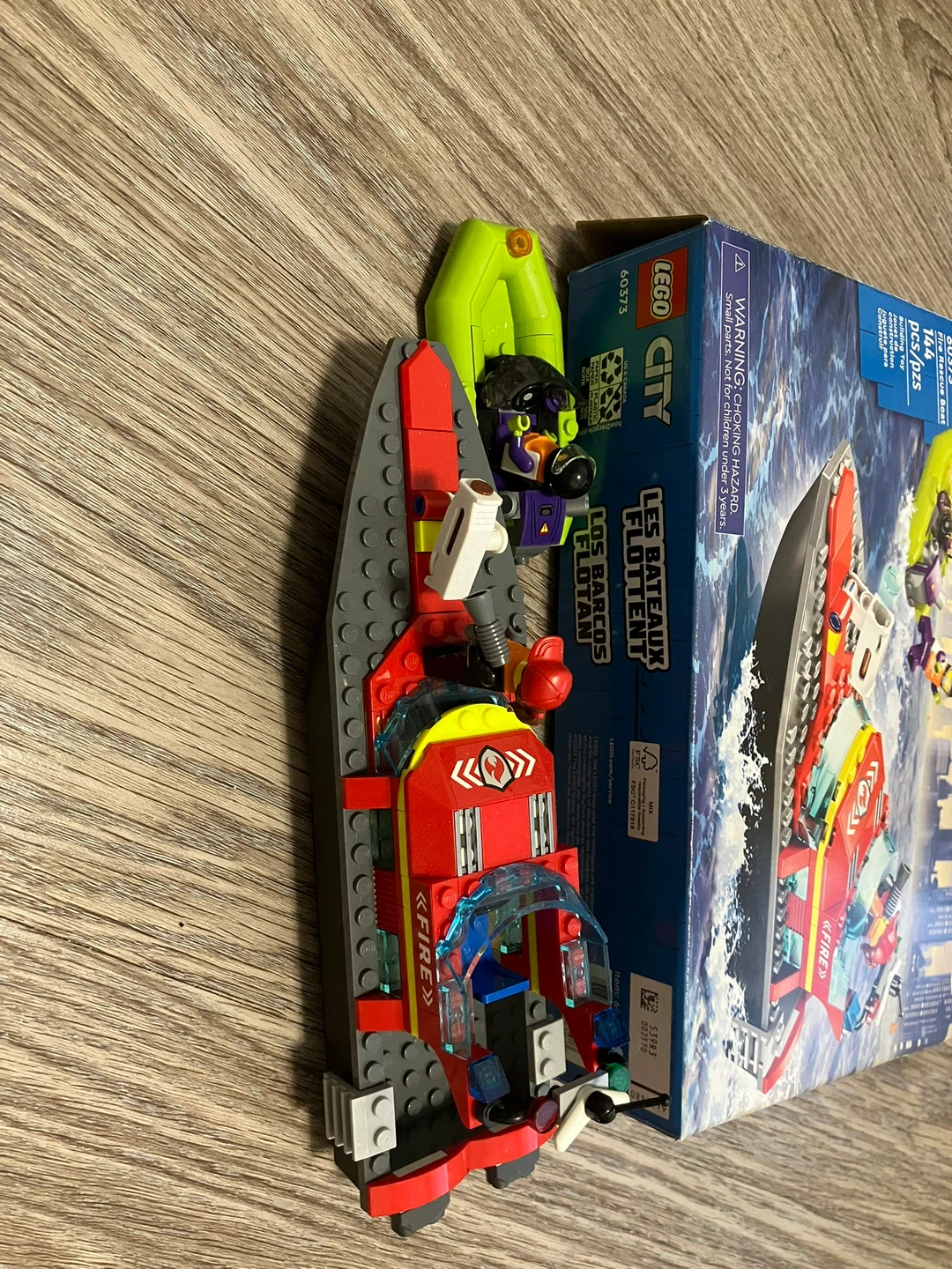 LEGO City Fire Rescue Boat 60373 - photo 2