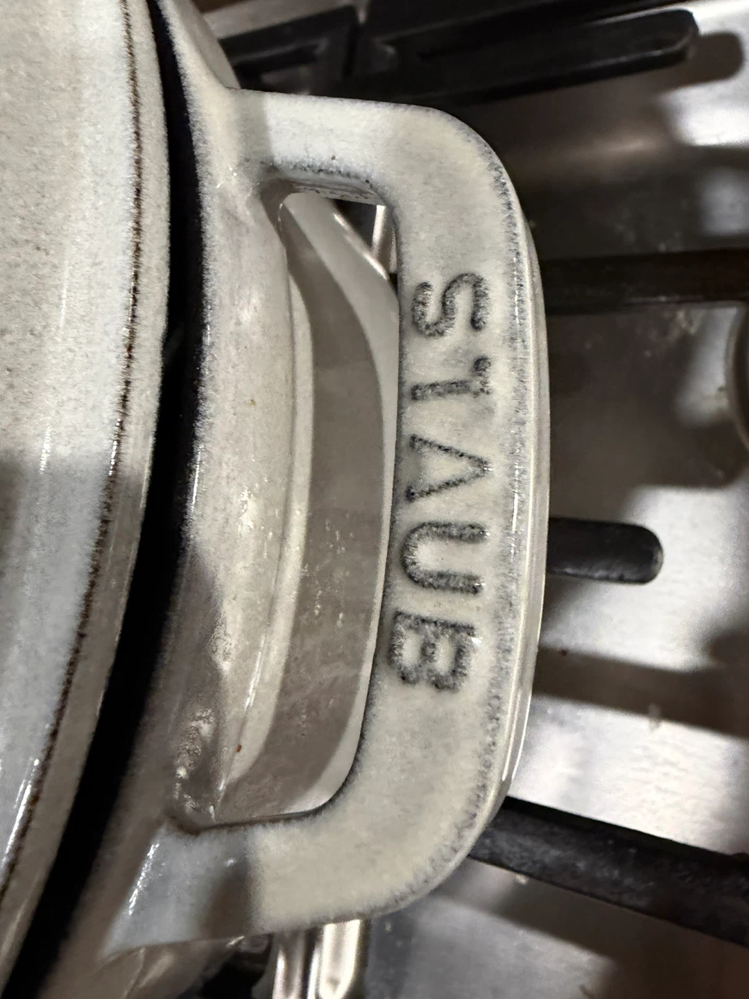 Staub La Cocotte 9 3/8" Dutch Oven - photo 3