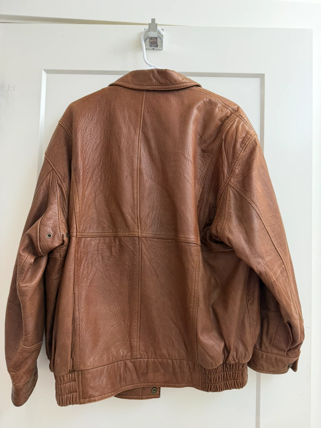 Danier Genuine Leather Jacket - Size M/M - photo 4