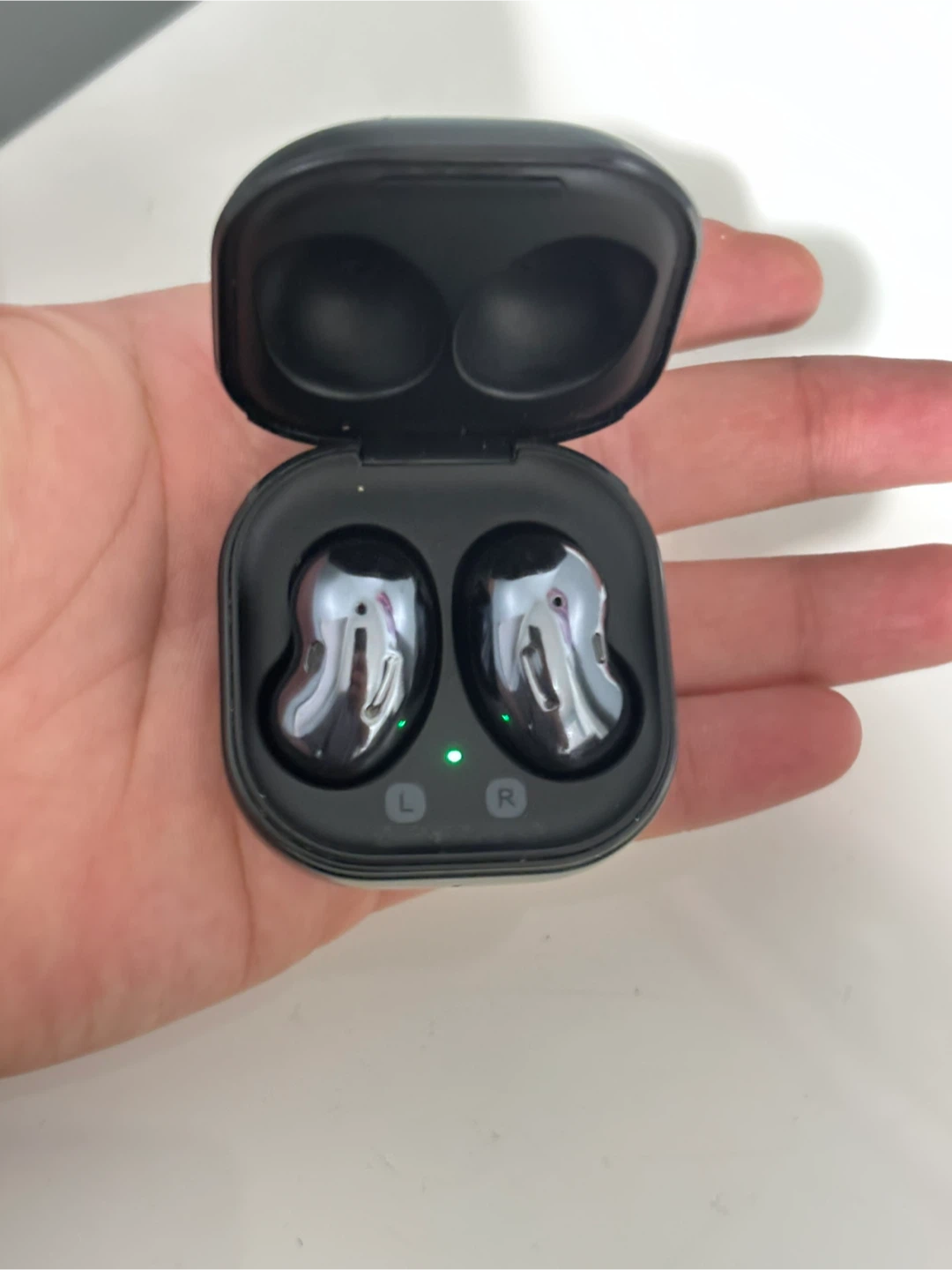 Samsung Galaxy Buds Live - Black - photo 2
