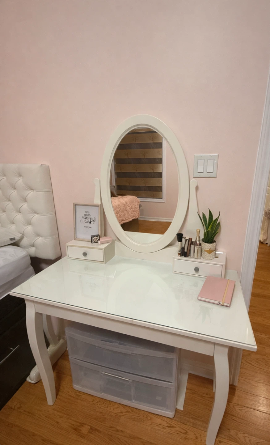 White Vanity Table with Mirror