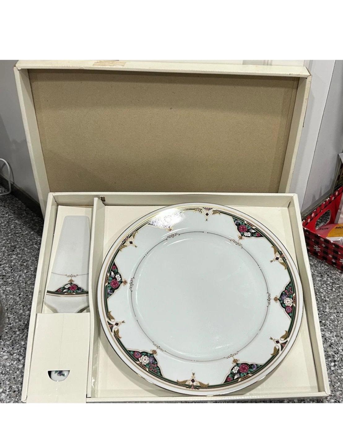 Andrea by Sadek Cake Plate and Server Set - photo 2