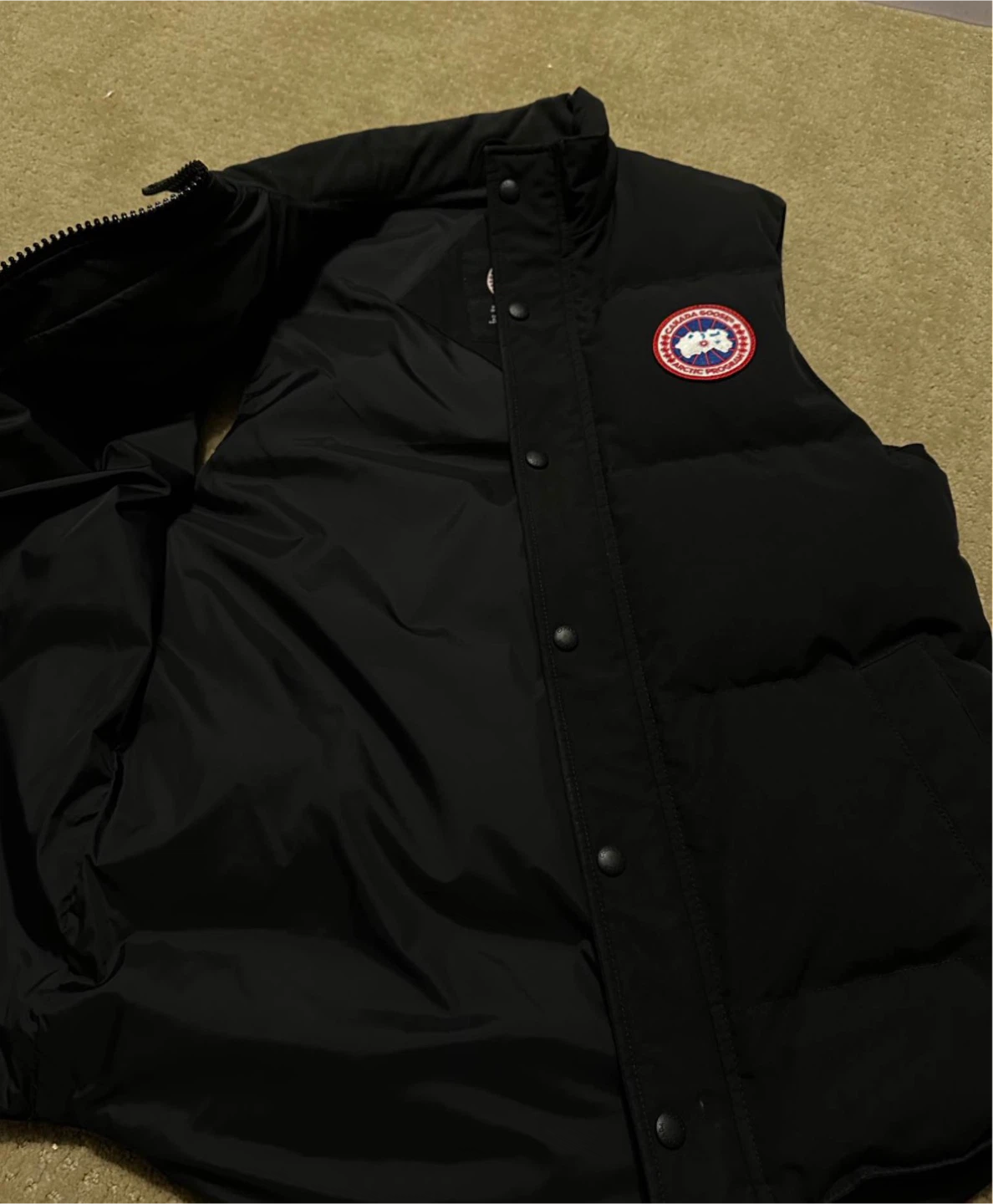 Canada Goose Black Down Vest - photo 2