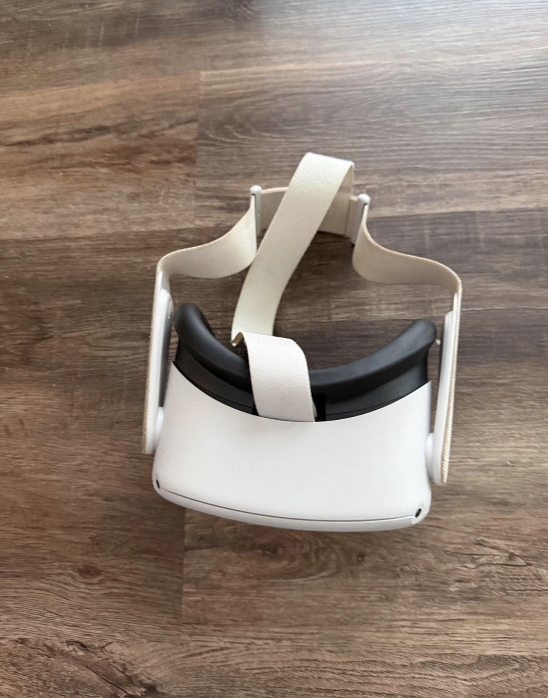 Oculus Quest 2 VR Headset - Like New! - photo 3