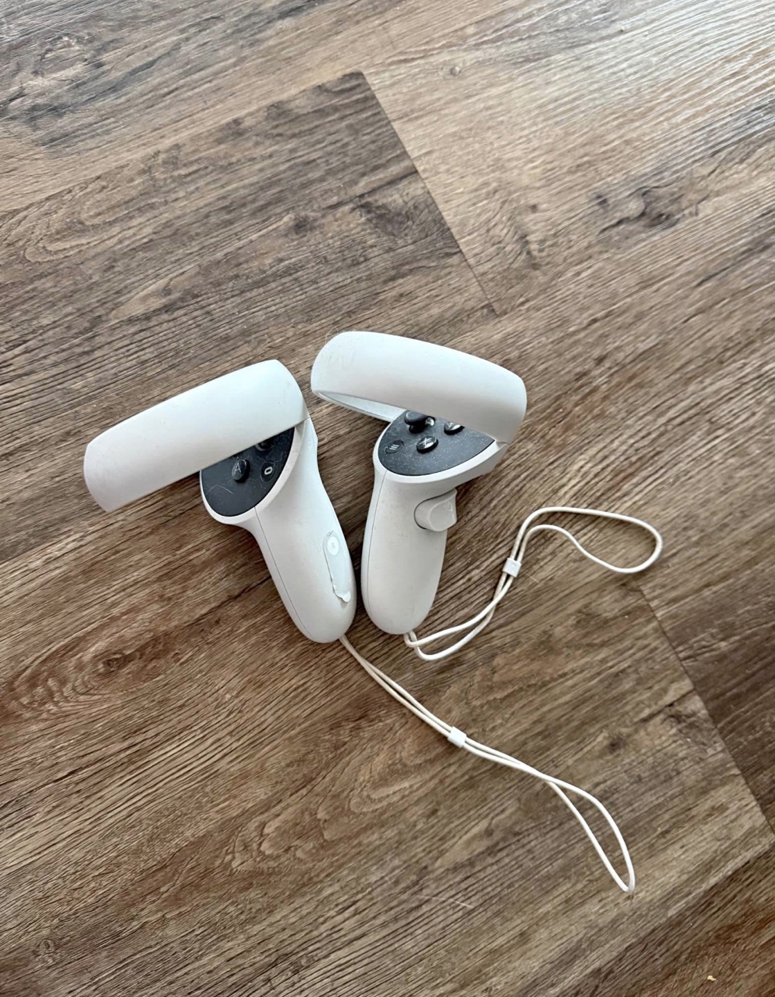 Oculus Quest 2 VR Headset - Like New! - photo 2